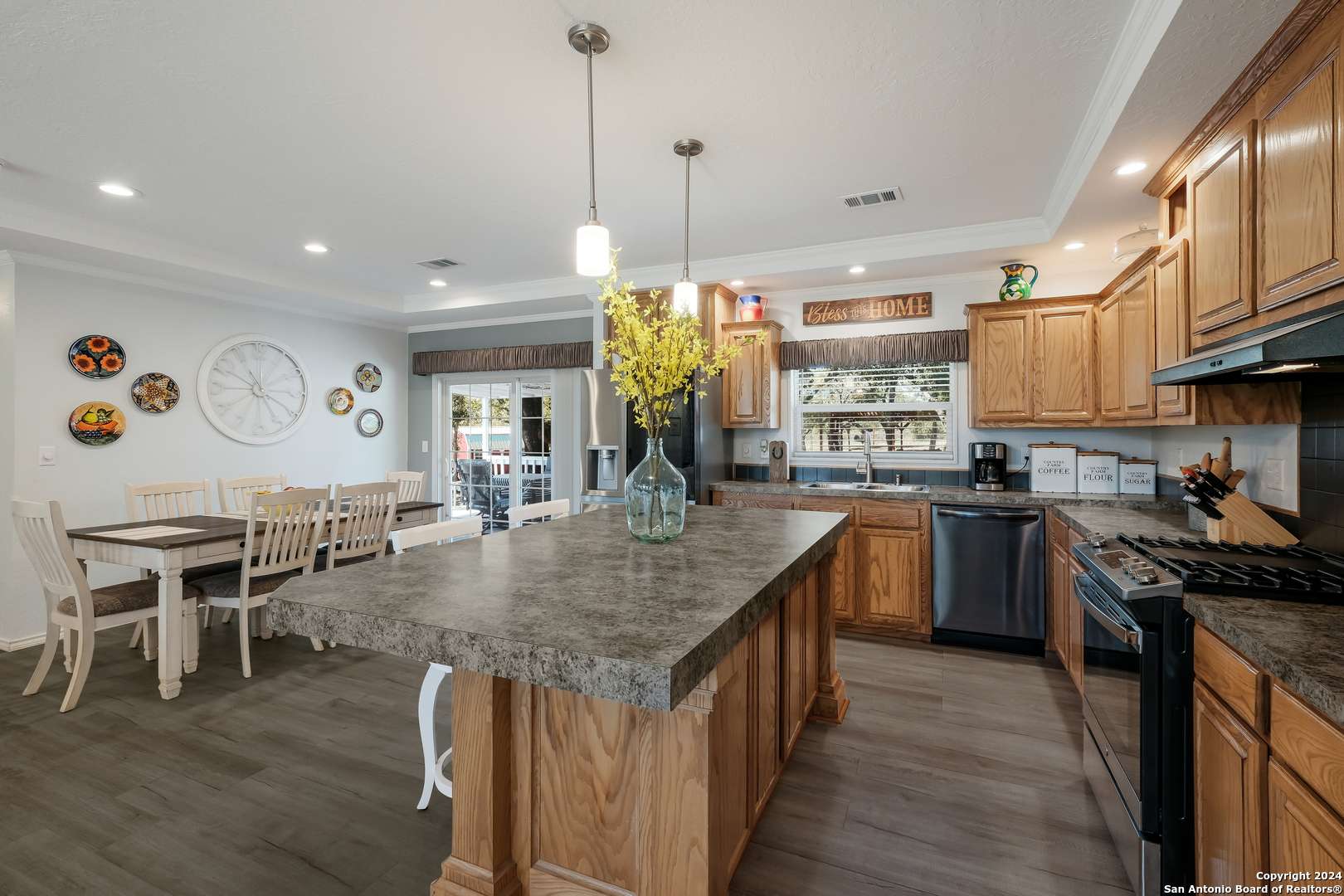 Lytle, TX 78052-3854,1350 BLUE QUAIL DR