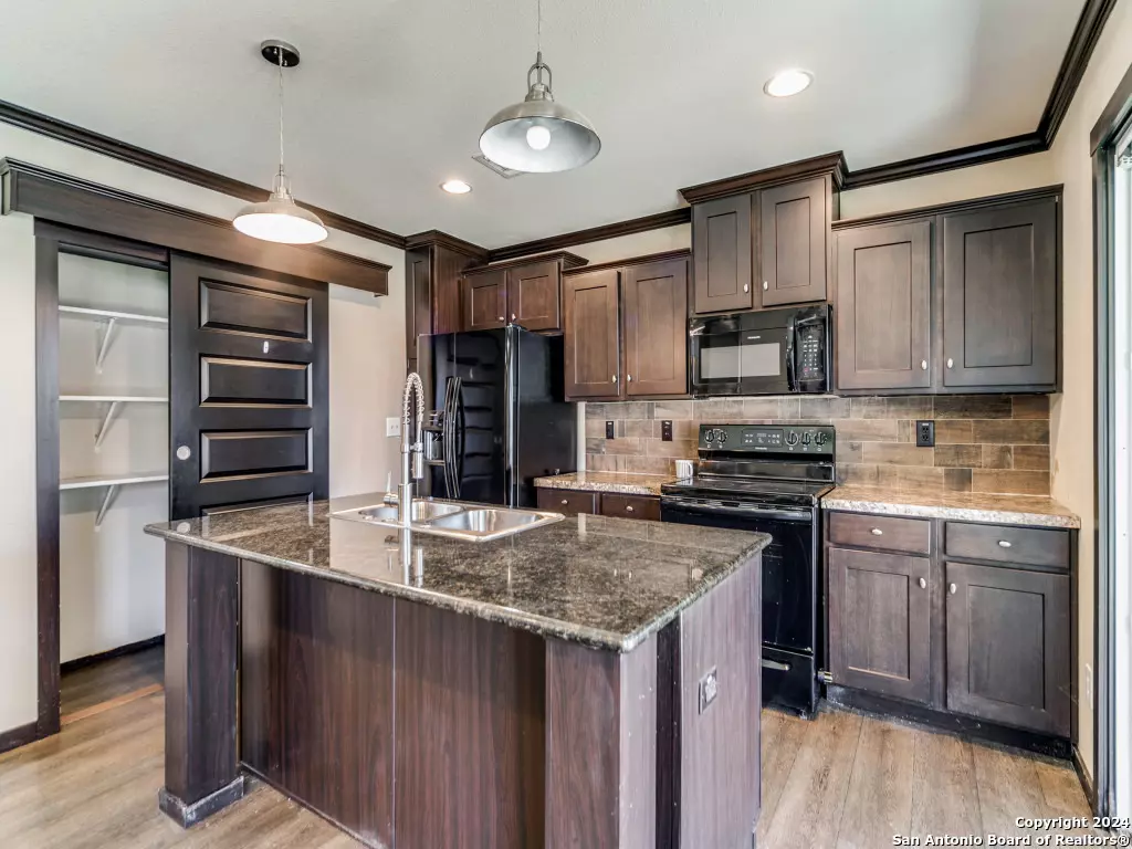 Bandera, TX 78003,197 PR 1520