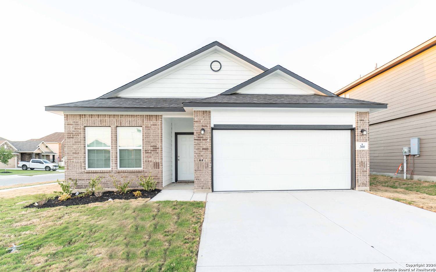 300 JILLS PATH, Seguin, TX 78155