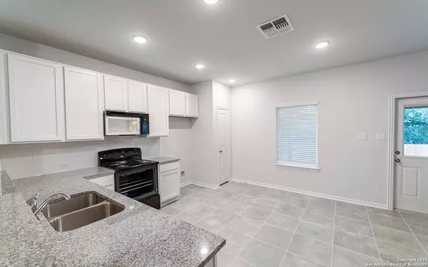 Seguin, TX 78155,305 JEAN ST