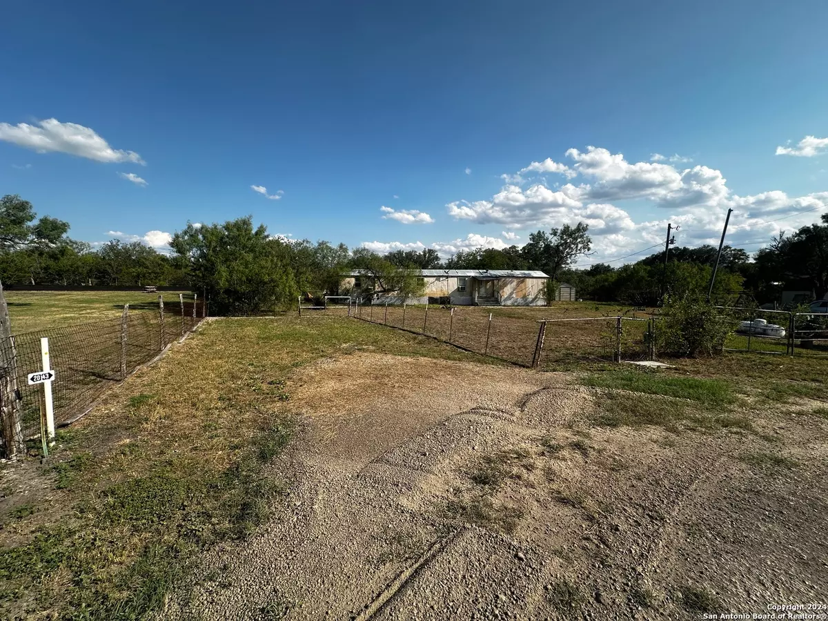 Hondo, TX 78861,190 County Road 4633