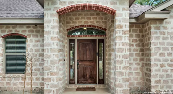 La Vernia, TX 78121-5664,147 SHADOW WOODS