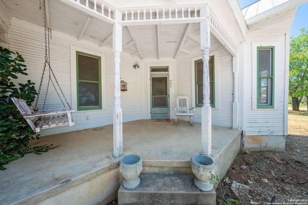 807 Eagle St, Fredericksburg, TX 78624