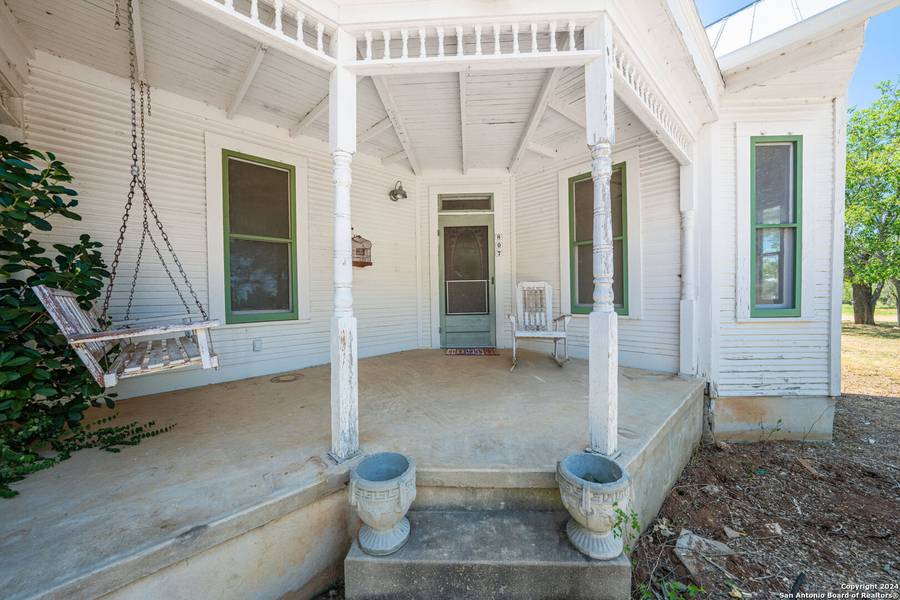 807 Eagle St, Fredericksburg, TX 78624