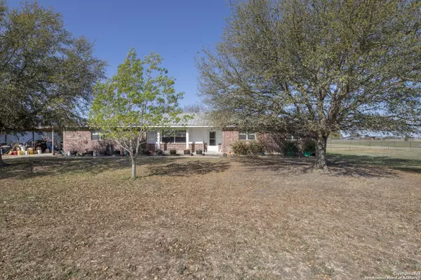 Hondo, TX 78861-5015,251 COUNTY ROAD 444