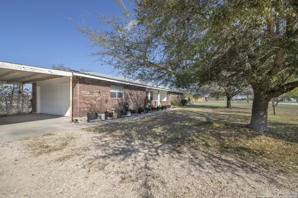 Hondo, TX 78861-5015,251 COUNTY ROAD 444