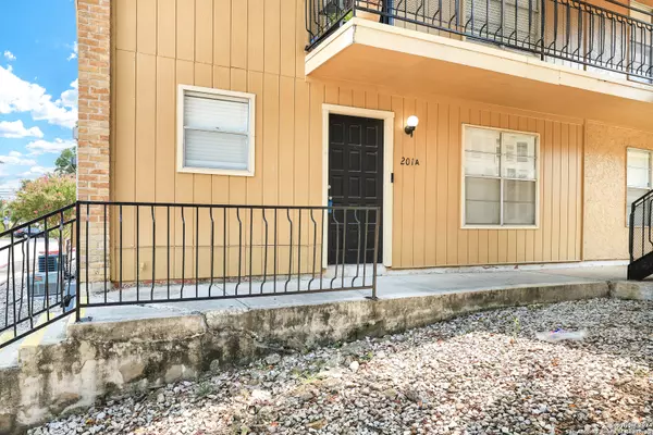 923 vance jackson UNIT A201, San Antonio, TX 78201