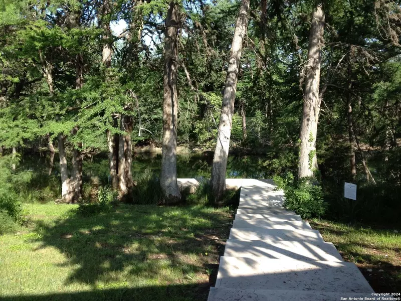 92 The Ridge Loop, Rio Frio, TX 78879
