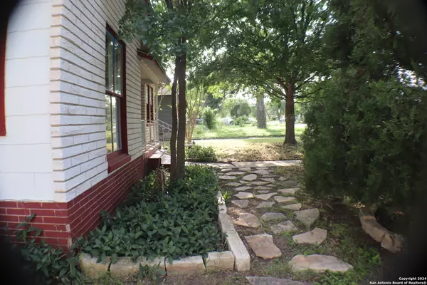 San Antonio, TX 78201,2306 Huisache