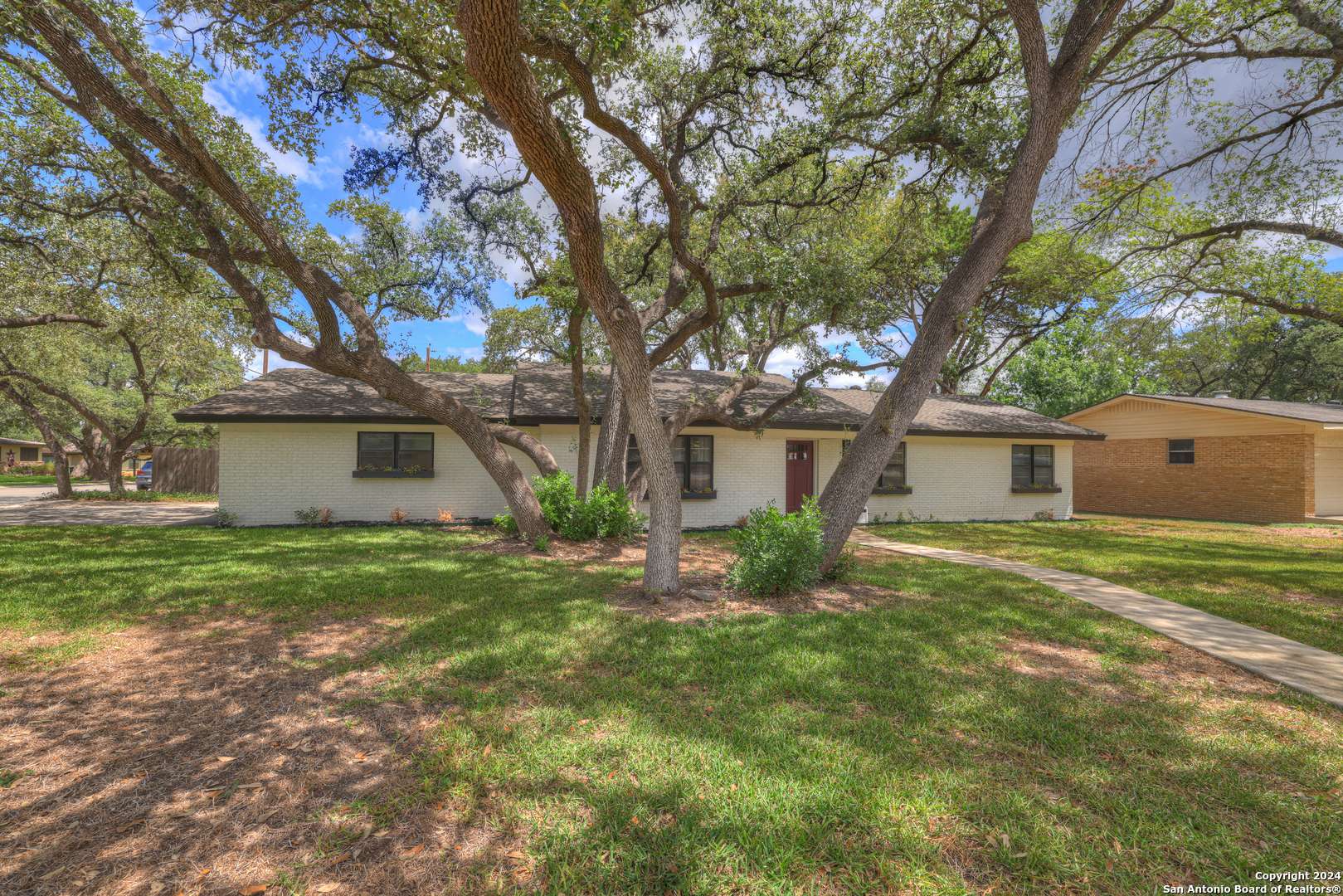 New Braunfels, TX 78130-6621,1 MISSION DR