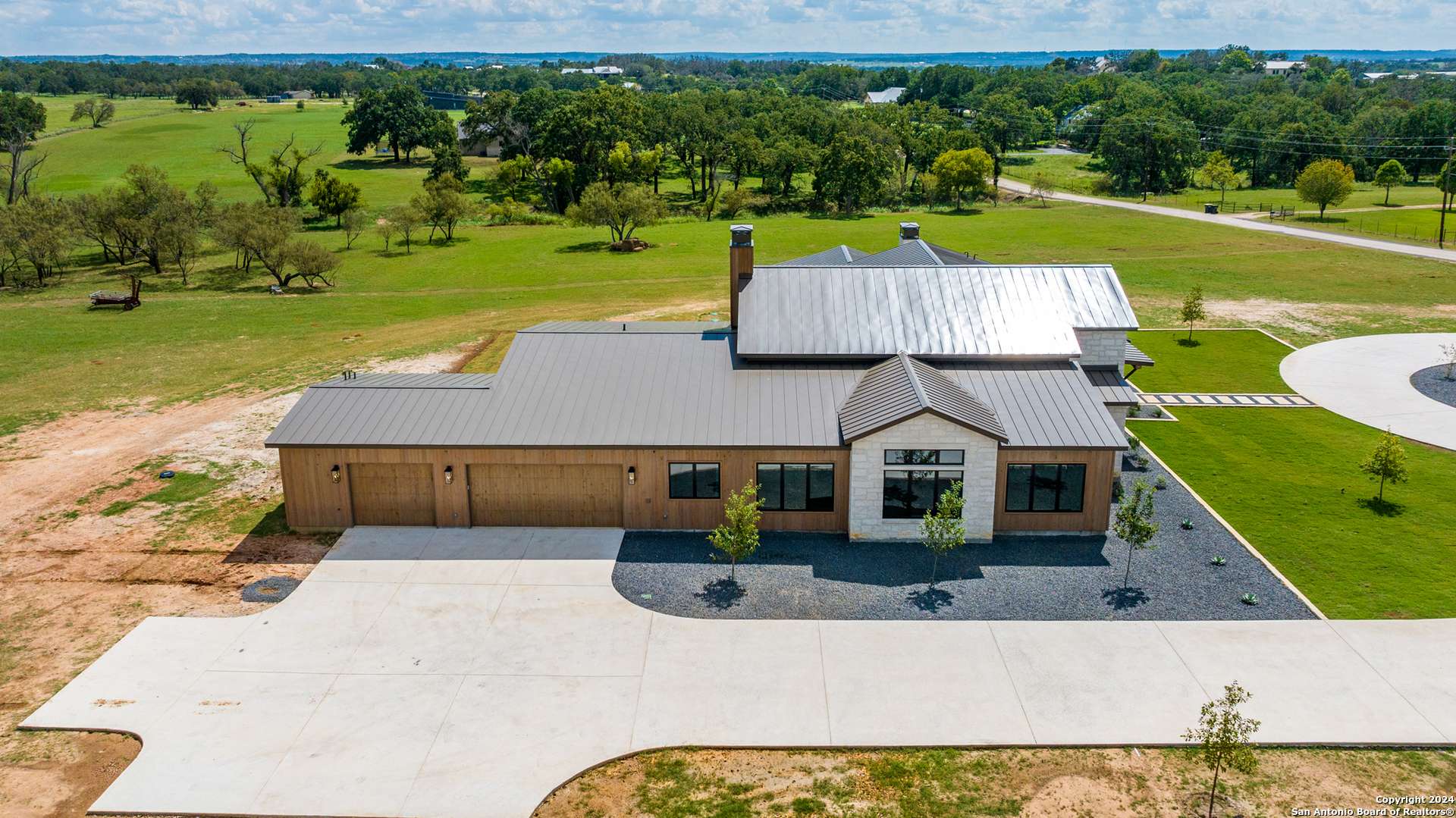 Fredericksburg, TX 78624,1318 Country Side Bnd