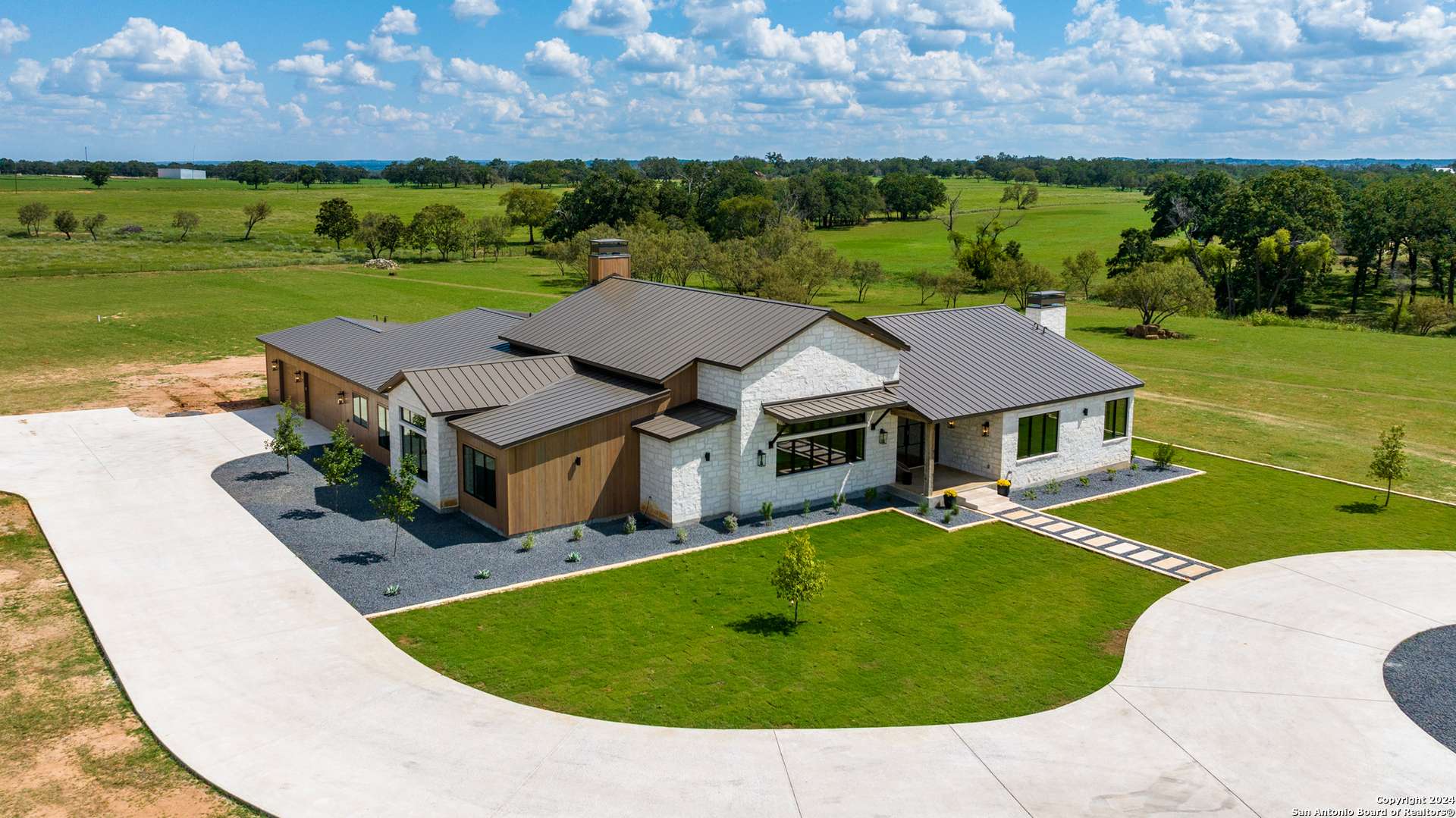 Fredericksburg, TX 78624,1318 Country Side Bnd