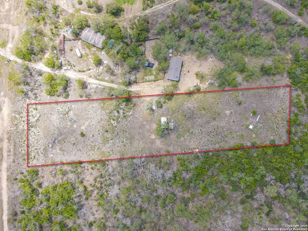 8408 COUNTY ROAD 128, Floresville, TX 78114
