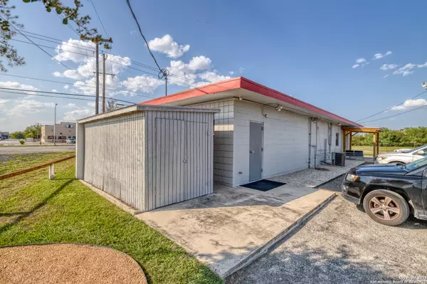 Uvalde, TX 78801-4944,2309 MAIN ST