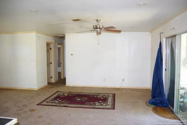 Pleasanton, TX 78064-2503,943 N BRYANT ST