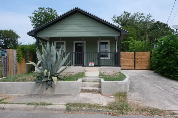 1307 Lombrano St, San Antonio, TX 78207-1048