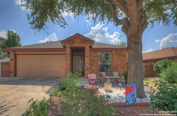 233 WOODPECKER RUN, New Braunfels, TX 78130-2683