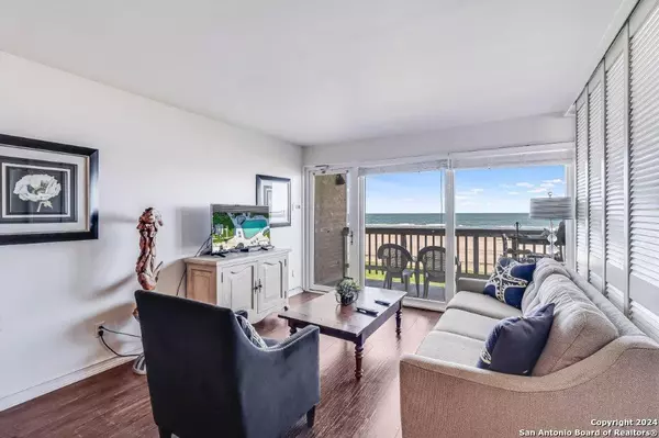 Corpus Christi, TX 78418,14810 Windward Drive UNIT 209