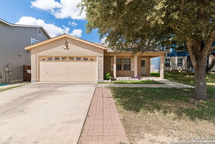 208 HINGE CRK, Cibolo, TX 78108-3351