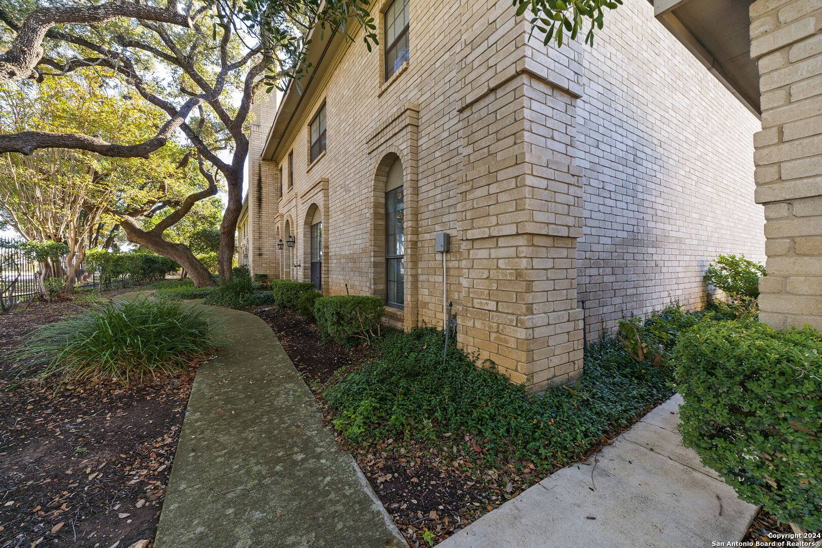 San Antonio, TX 78229-3173,8415 FREDERICKSBURG RD UNIT 106