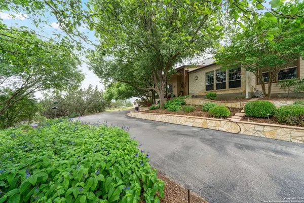Boerne, TX 78006-6221,140 WALNUT GROVE RD