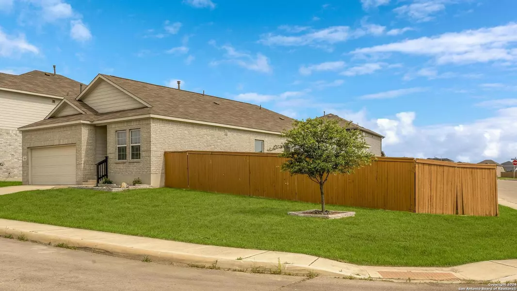 8949 Elizabeth Park, Converse, TX 78109-4422