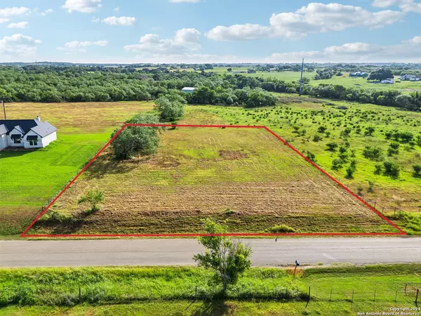 371 COUNTY ROAD 405, Floresville, TX 78114