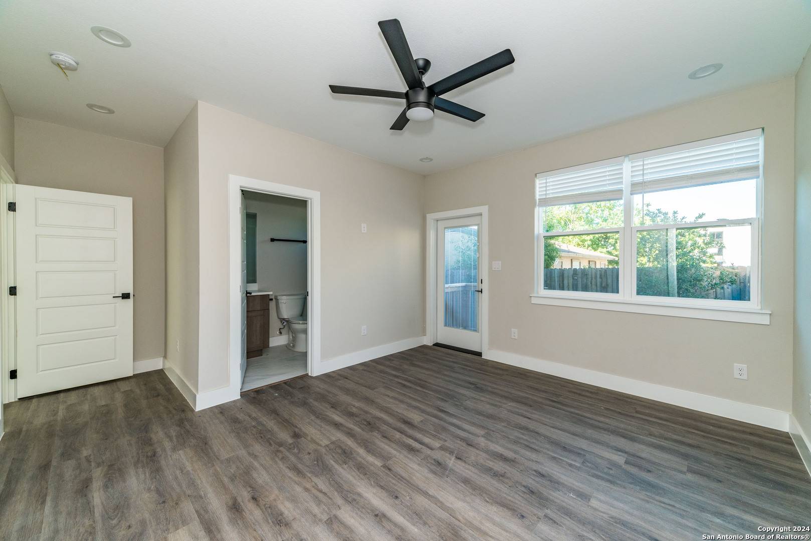 San Antonio, TX 78209-2439,1618 LAWNDALE DR UNIT 10