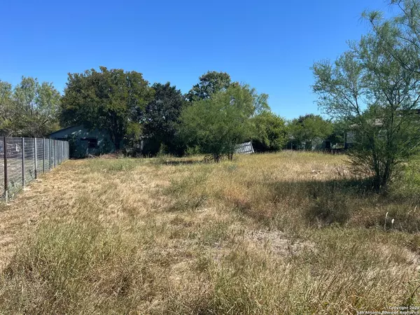 110 Bogue  St, San Antonio, TX 78228