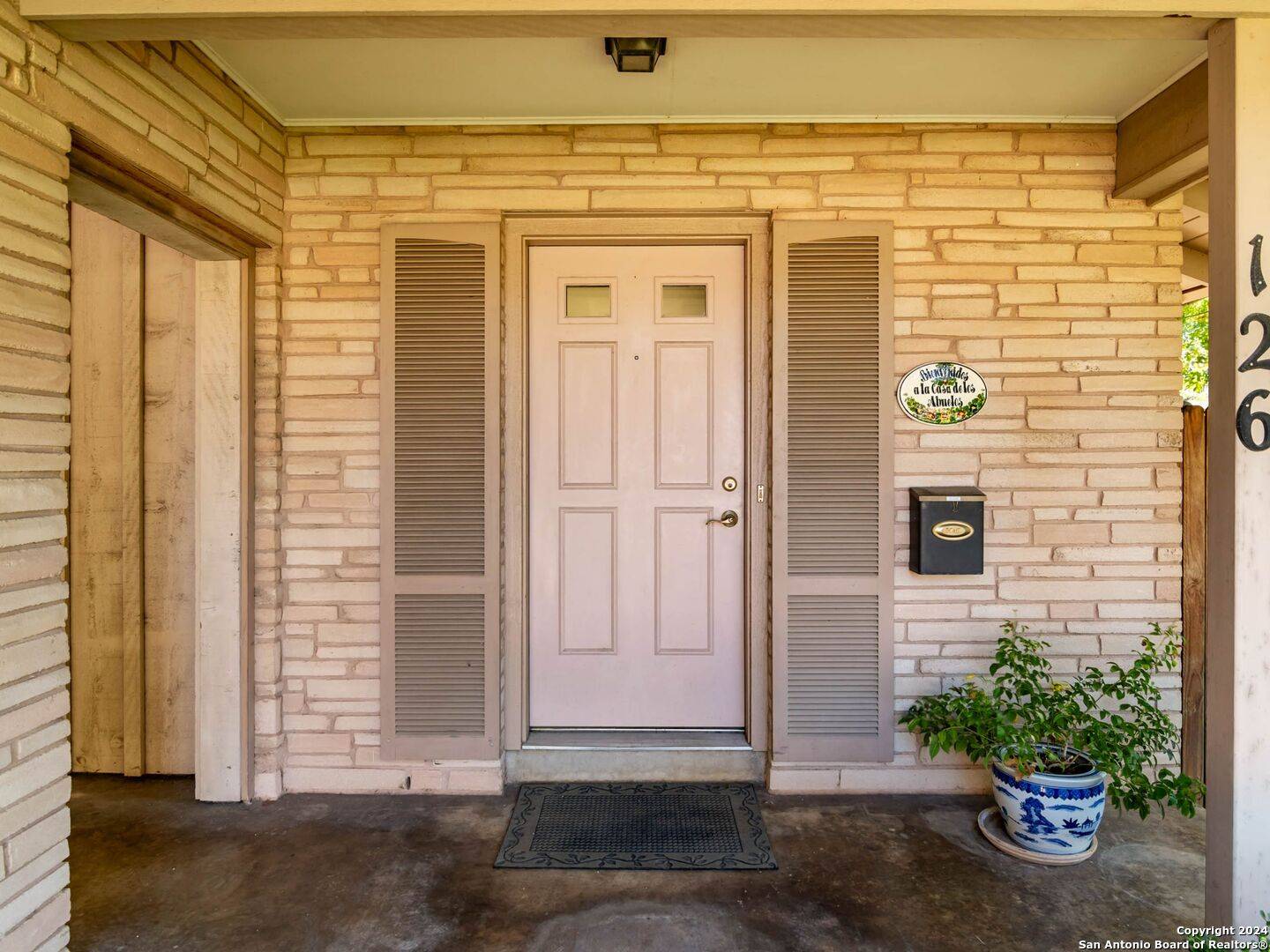 San Antonio, TX 78209-2143,126 TREASURE WAY