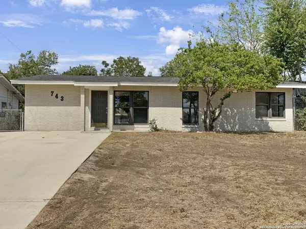 San Antonio, TX 78223-3315,743 UTOPIA LN