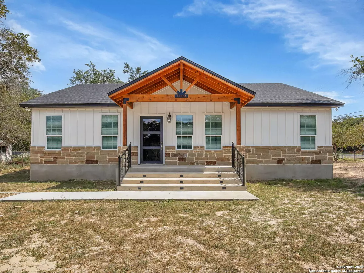 Elmendorf, TX 78112-6212,22954 HICKORY SHADOW