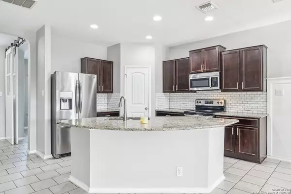 Cibolo, TX 78108-4429,429 KINGS WAY