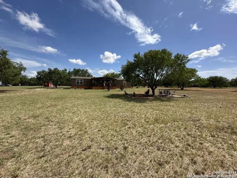 11060 Briggs Rd, Atascosa, TX 78002