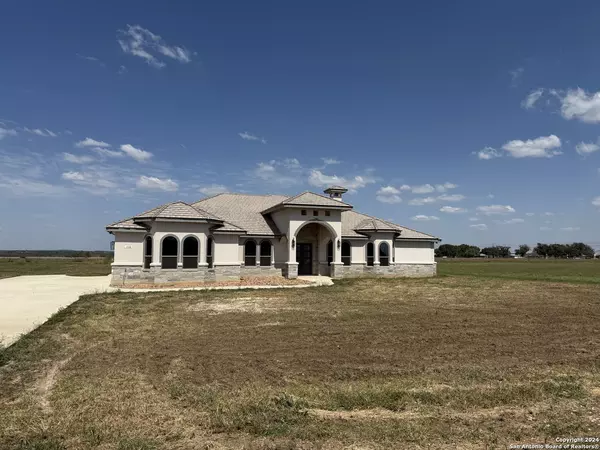 Castroville, TX 78009,252 Venado Oaks