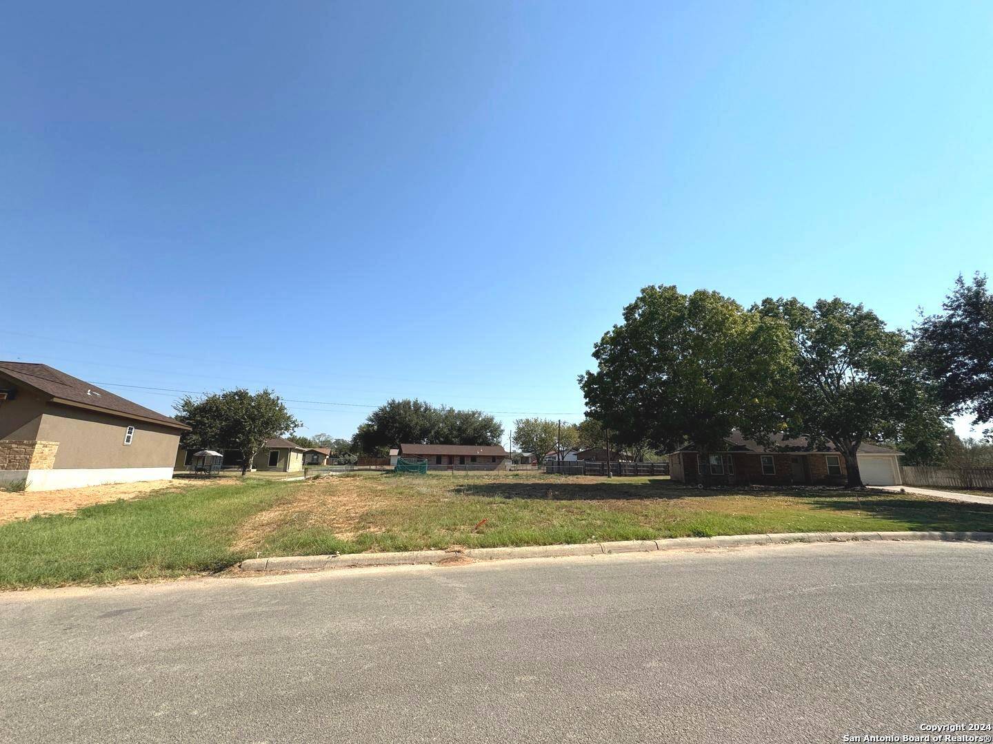 Floresville, TX 78114,1117 Iris Crescent
