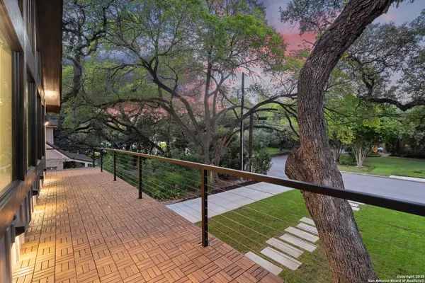 Alamo Heights, TX 78209,434 College Blvd