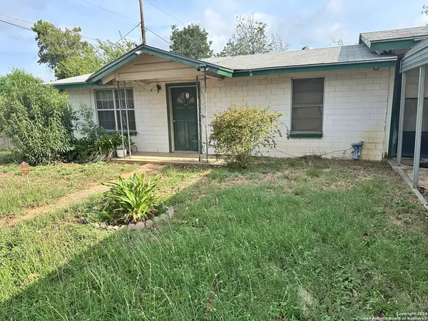 719 COMAL ST, Pearsall, TX 78061