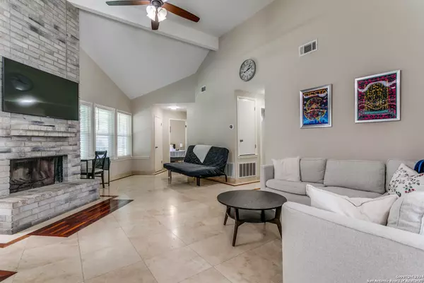 Live Oak, TX 78233-4325,8113 FOREST DAWN