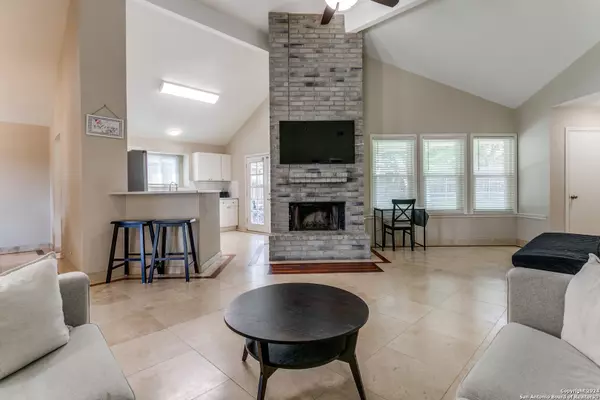 Live Oak, TX 78233-4325,8113 FOREST DAWN