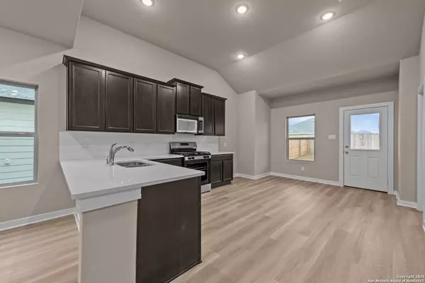 San Antonio, TX 78253,6818 Falcor Forest