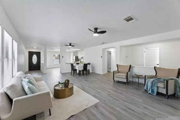 Converse, TX 78109-3207,8223 CHERRY GLADE