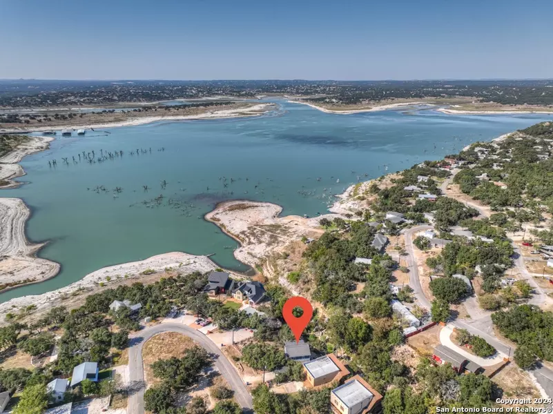 925 & 913 GLENN DR, Canyon Lake, TX 78133-3432