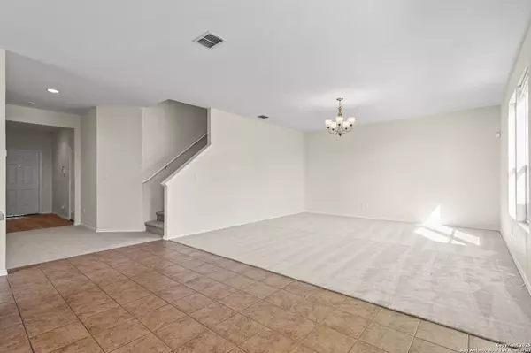 Converse, TX 78109-2098,9335 FISHERMAN PRT