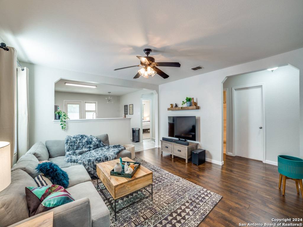 San Antonio, TX 78254-2822,8223 WILLOW COUNTRY