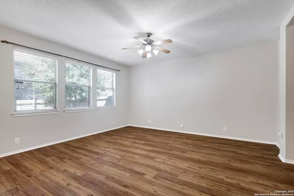 San Antonio, TX 78240-5246,8511 PECAN CROSS