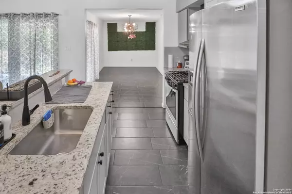 San Antonio, TX 78220-1512,218 RAMBLING DR