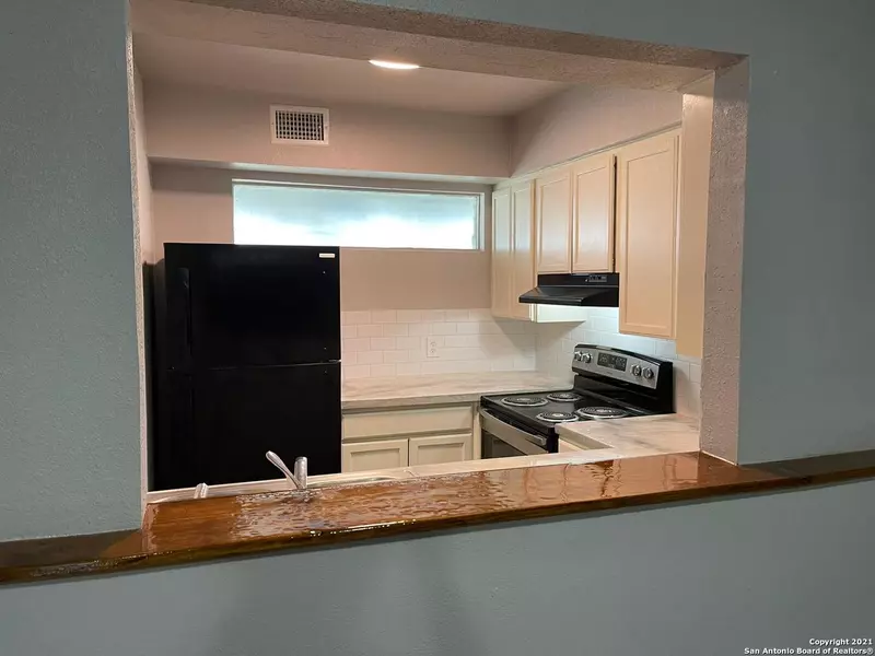 520 GENTLEMAN UNIT 9, San Antonio, TX 78201-1831