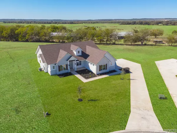 311 Venado Oaks,  Castroville,  TX 78009