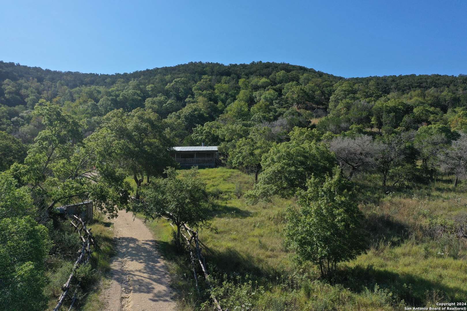 Tarpley, TX 78883,1133 Seco Pass Rd